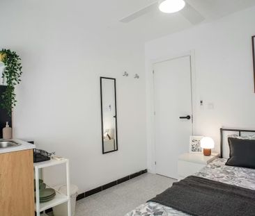 Carrer Benidoleig, Valencia, Valencian Community 46017 - Photo 1