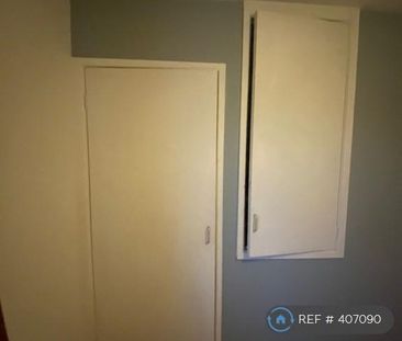 2 bedroom semi-detached house to rent - Photo 3