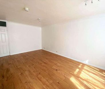 Black Horse Parade, Eastcote, HA5 - Photo 5