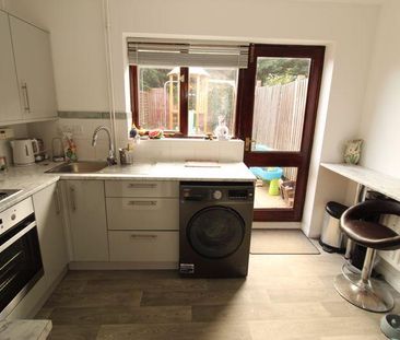 2 bedroom semi-detached house to rent - Photo 3