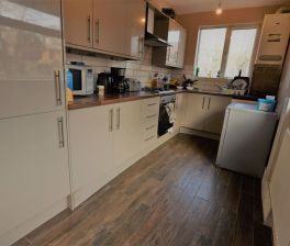 4 bedroom House in Becketts Park Crescent, Leeds - Photo 4