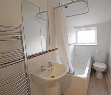2 bedroom detached house to rent - Photo 3