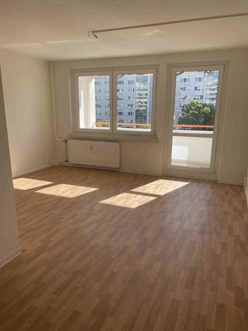 Familien Willkommen 3 Zimmer mit Balkon und Aufzug! - Photo 4