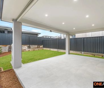“Brand New Luxury Double Storey Home – 106A Fieldhouse Circuit, Cam... - Photo 4