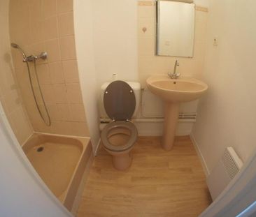 A LOUER STUDIO MEUBLE - A louer à ANGERS proche quartier ... - Photo 3