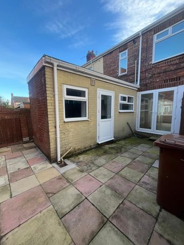 Leamington Drive, Hartlepool - Photo 2