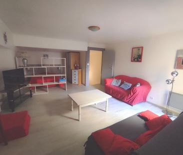 Location Appartement 2 pièces 66m² MILLAU 12100 - Photo 2