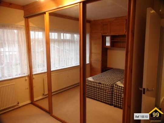 3 bed Semi-detached in The Furlongs , INGATESTONE, CM4 0AH - Photo 1
