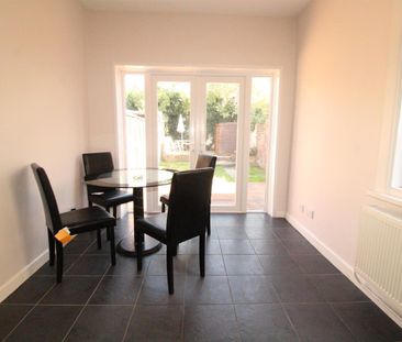 House - End Terrace For Rent Napier Road, Southsea - Photo 3