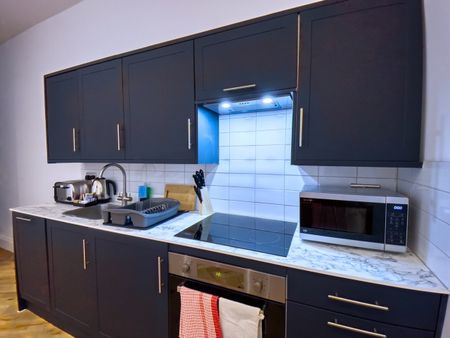 2 Bed Maisonette, Stone Street, BN1 - Photo 4