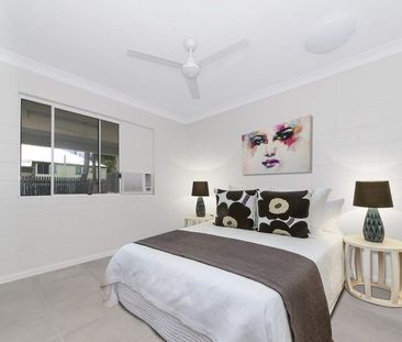 PERFECT 3 BEDROOM 1 BATHROOM DUPLEX - Photo 2