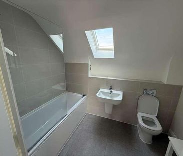 Queens Court, Hazlemere, HP15 - Photo 6