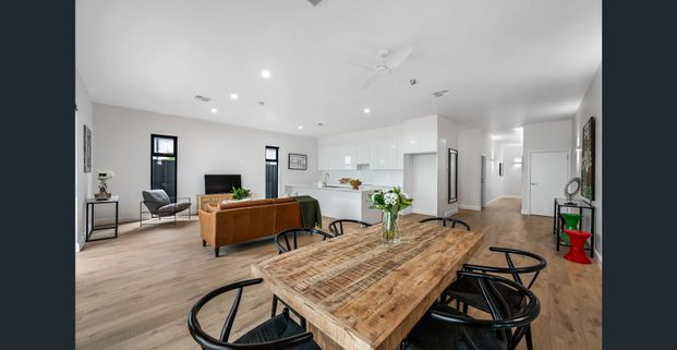 Next-level living with everything at your fingertips - Photo 1