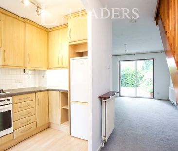 2 bedroom house to rent Wych Hill Park, Woking, GU22 - Photo 3