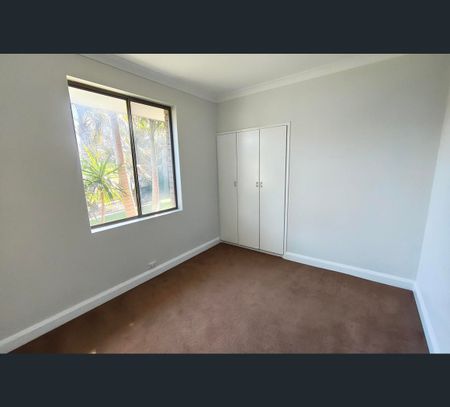 5 Duignan Place, Australind, WA 6233 - Photo 2