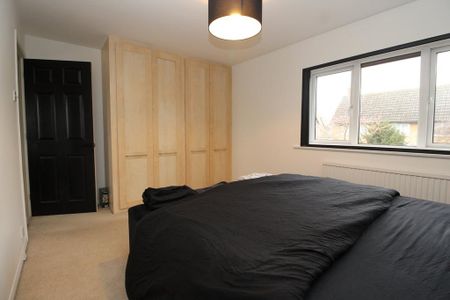 4 bedroom detached house to rent - Photo 5