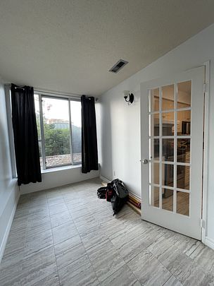 5975 Yonge Street North York, Ontario M2M 3V7 - Photo 1