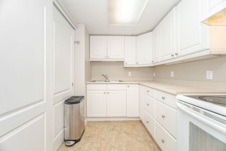 For Lease - 799 Silverthorn Mill Avenue, Mississauga, Ontario - Photo 3