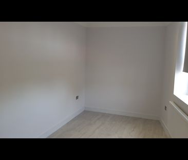 1 Bed Flat, Cairns Road, SW11 - Photo 2