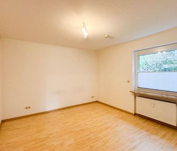 Erdgeschosswohnung in ruhigem Zweifamilienhaus mit überdachter Terr... - Foto 4