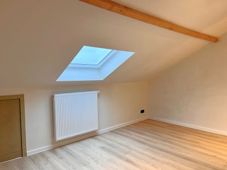 Volledig gerenoveerde woning met 3 slaapkamers en grote tuin. - Photo 4