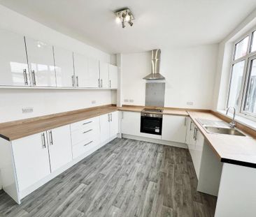 3 bedroom end of terrace house to rent - Photo 6