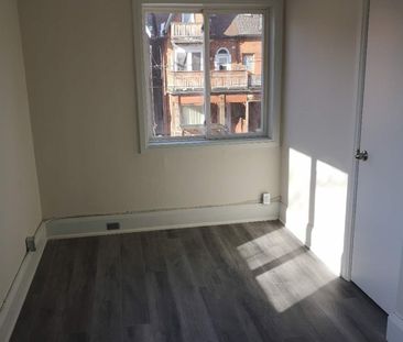 For Lease - 5 Sorauren Avenue Unit# 5, Toronto, Ontario - Photo 3