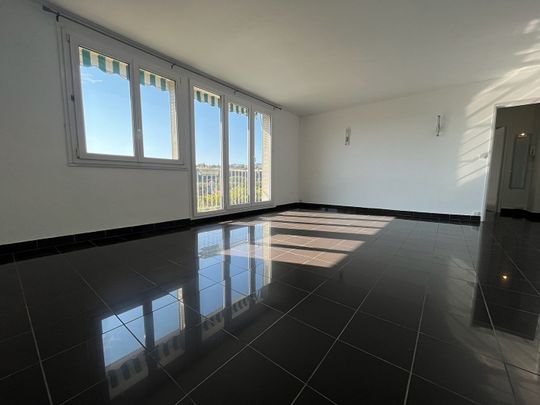 Location Appartement 4 pièces 77m² CALUIRE ET CUIRE 69300 - Photo 1