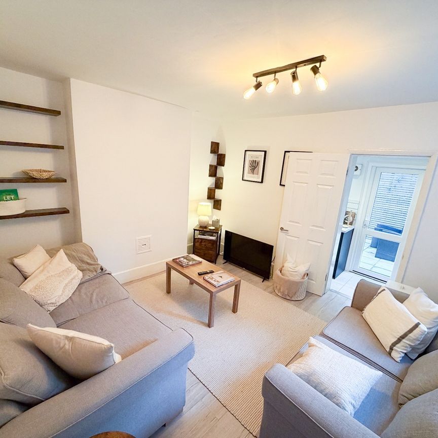 1 Bed Flat, Dancer Road, SW6 - Photo 1