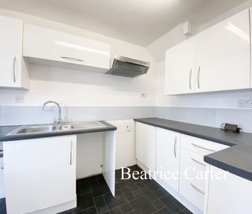 3 bedroom end of terrace house to rent - Photo 1