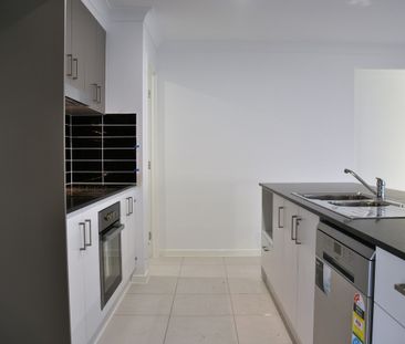 15 Hyland Circuit, Flagstone - Photo 5