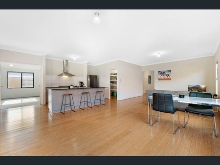 18 Dalmilling Drive, The Vines WA 6069 - House For Rent | Domain - Photo 2