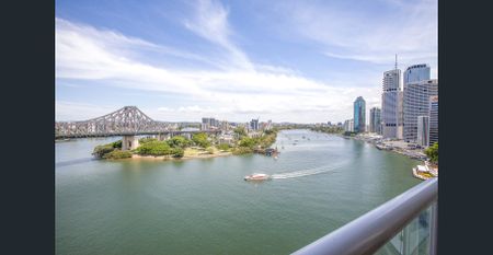 Superior River Front Living at Admiralty Quays! - Photo 4