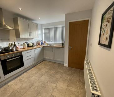 3 bedroom terraced house to rent - Photo 2