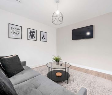 Baguley Street Room 2 - Photo 2