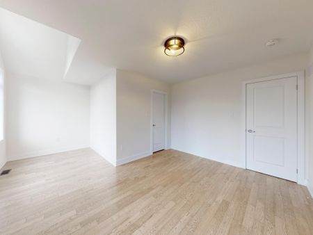 For Lease - 143 Kenneth Rogers Crescent, East Gwillimbury, Ontario - Photo 5