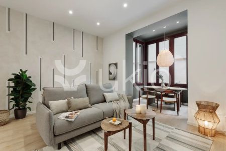 Apartamento de alquiler en Carrer de Les Jonqueres, Sant Pere, Sta. Caterina i la Ribera - Photo 2