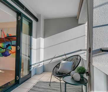 Prime Location, Modern Comfort - Photo 1