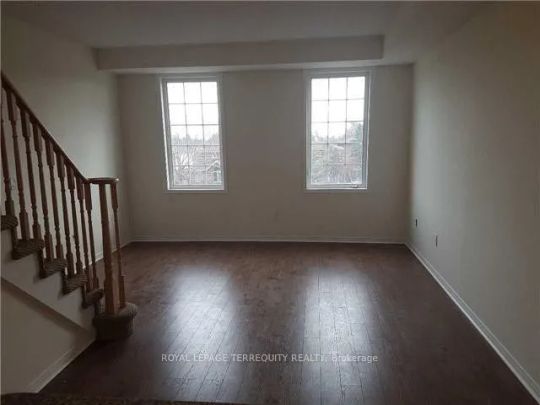 Condo Townhouse For Lease | E9354383 - Photo 1