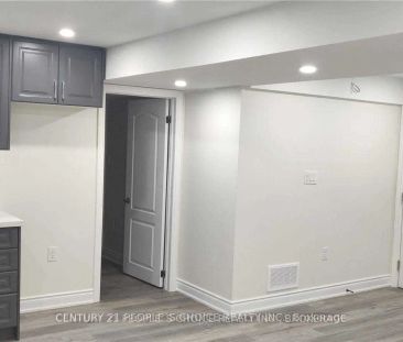Detached Home For Lease | W9238503 - Photo 3