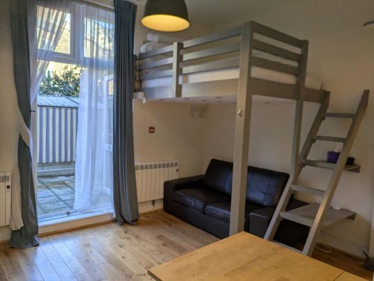 Studio to rent - Photo 1