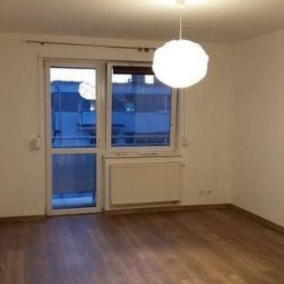 Mikołajczaka 2 pokoje + garderoba - Photo 1