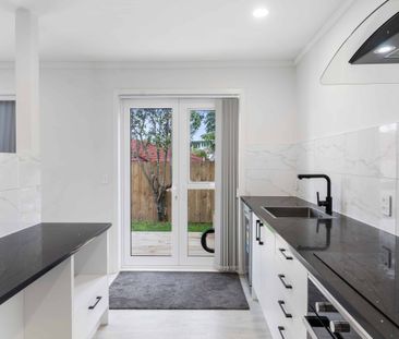Modern Luxury. Unbeatable Location. - Photo 4