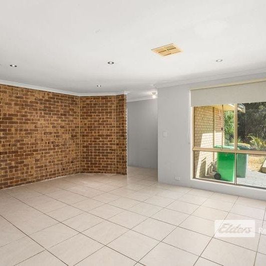 NEAT & TIDY - Photo 1