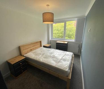 3 bedroom flat to rent - Photo 2