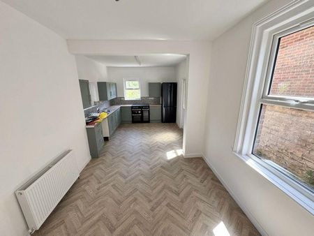 1 bedroom semi-detached house to rent - Photo 3
