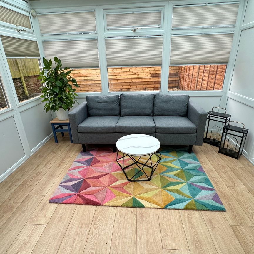 Luxury Rooms in Northeast Bristol - Shared Room 3 - Photo 1