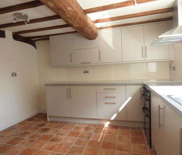 Cromwell Cottage, Church Street, Worcester, Worcestershire, WR8 - Photo 2