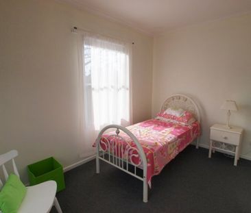 Three bedroom home - Photo 6