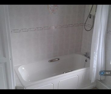 2 bedroom end of terrace house to rent - Photo 6